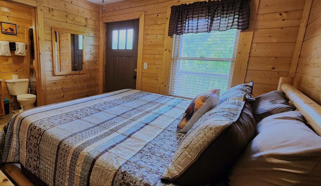 The Bigfoot Lodge Horse Room with Bathroom
