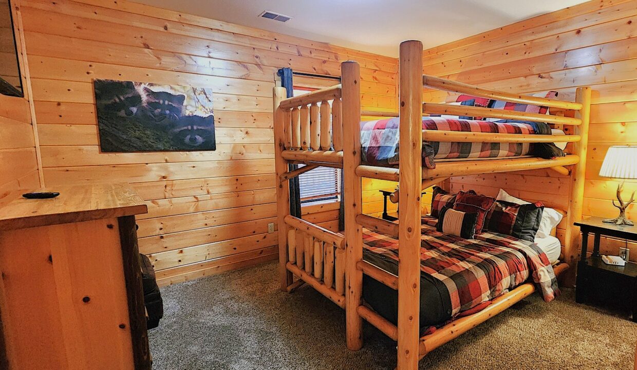 Hoedown Hideaway Raccoon Room